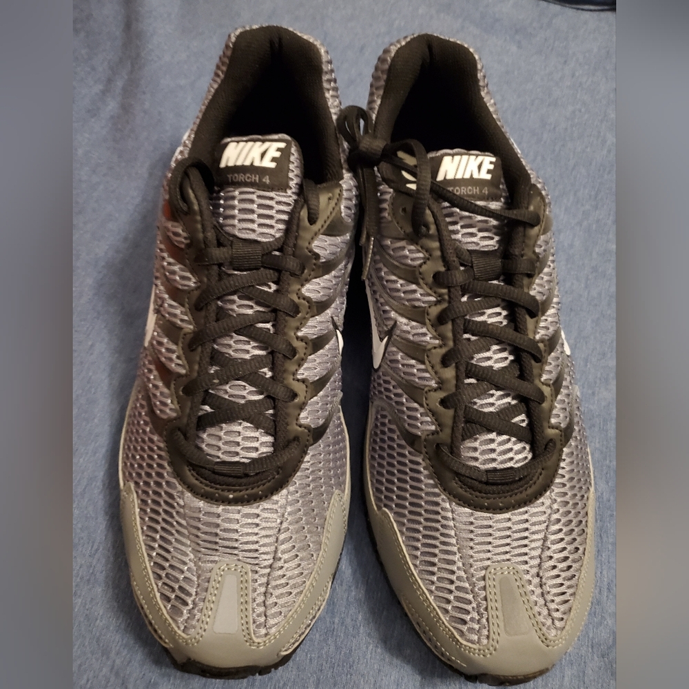 Nike Air Max Torch 4  Running Shoes Size 13 NIB